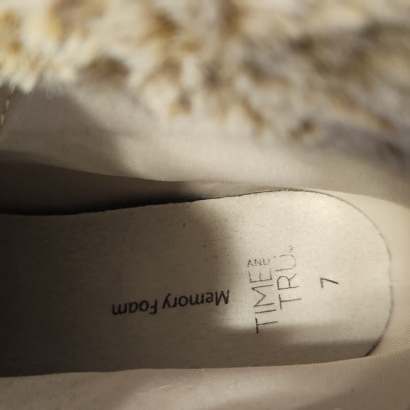 Boots Time and Tru boots with fur around  ankle - Picture 8 of 8